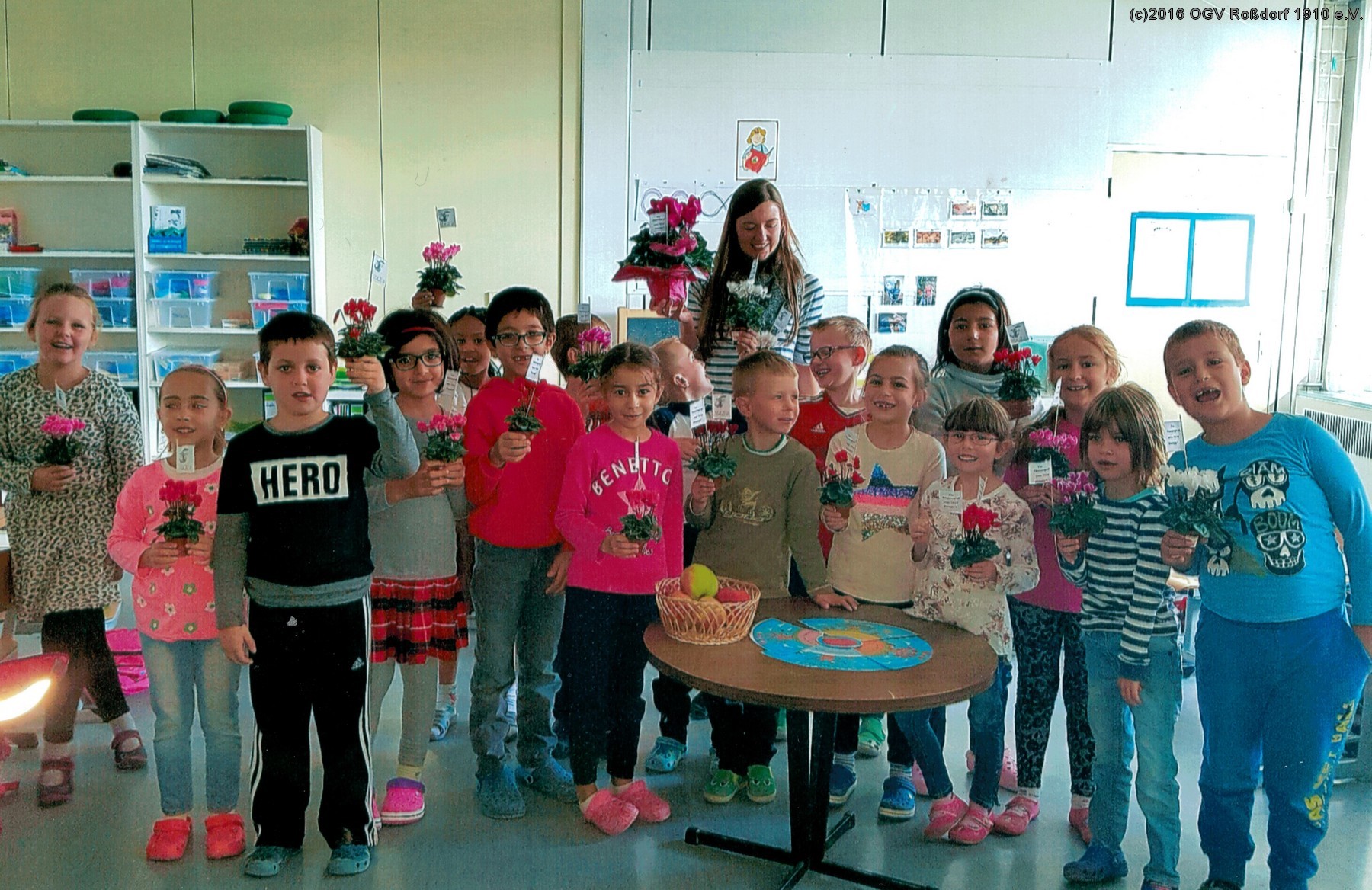 Schulanfänger vom OGV-Roßdorf begrüßt Schulanfänger vom OGV-Roßdorf begrüßt